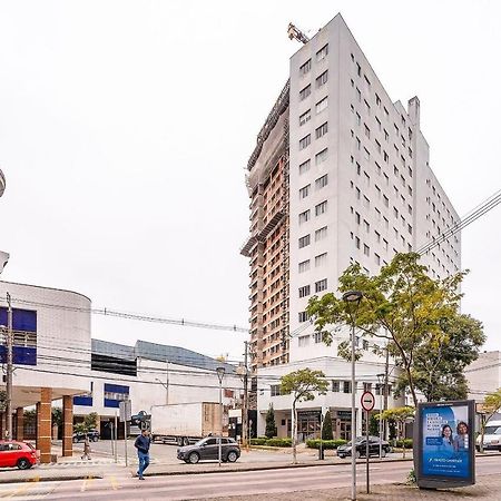 Predio Fantastico No Bairro Mais Requisitado De Куритиба Екстериор снимка