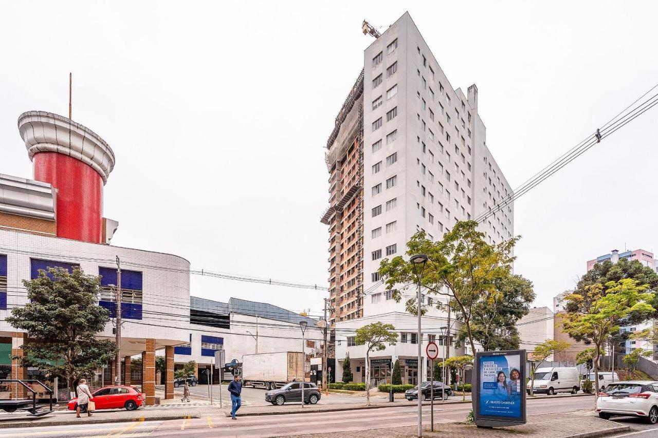 Predio Fantastico No Bairro Mais Requisitado De Куритиба Екстериор снимка