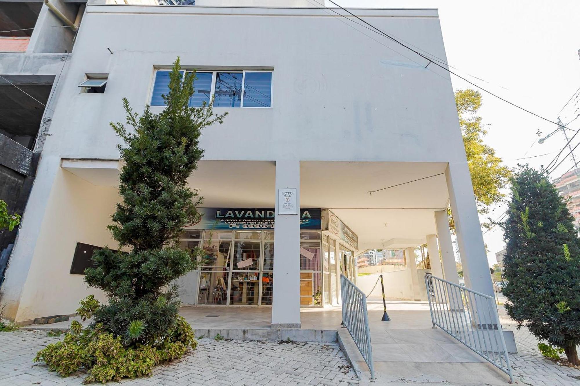 Predio Fantastico No Bairro Mais Requisitado De Куритиба Екстериор снимка